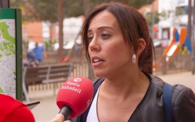 Marta Farrés, en una parada informativa de campanya | Cedida